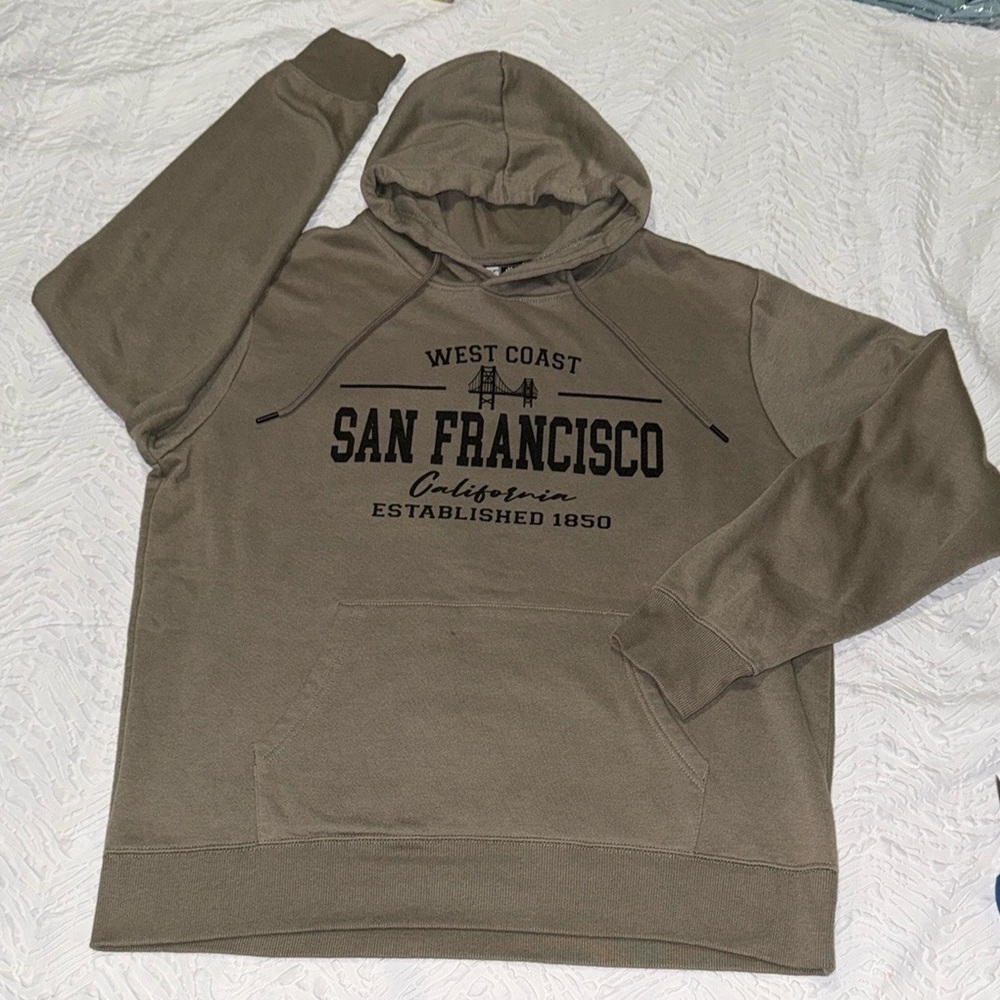 Momentum Comfort Gear San Francisco Graphic Hoodie - Cloud EUC XL